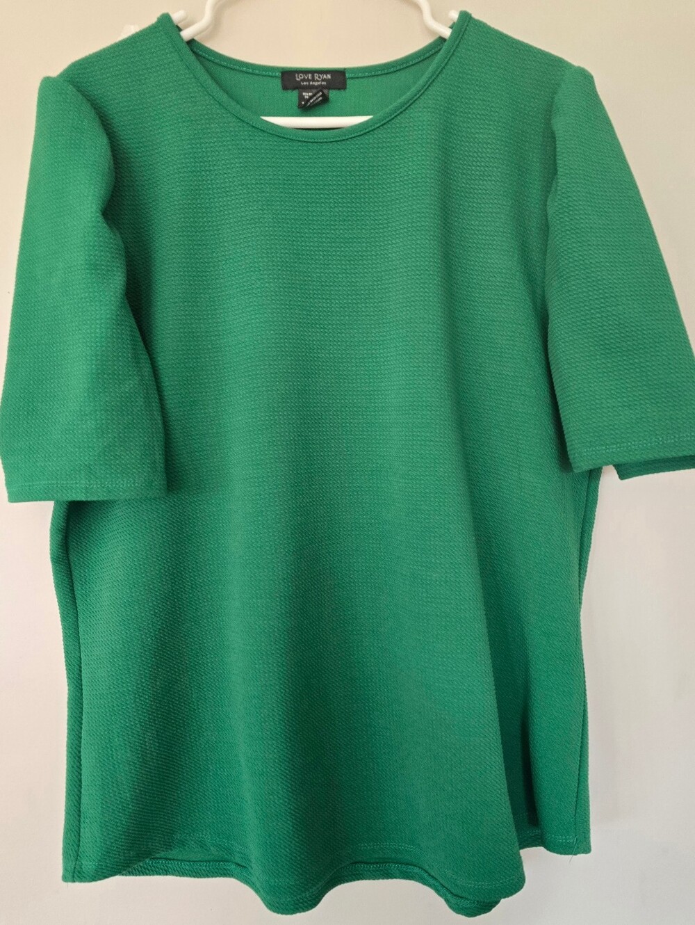 Love Ryan Los Angeles. Green Textured Puff Sleeve Top. Size 1X.